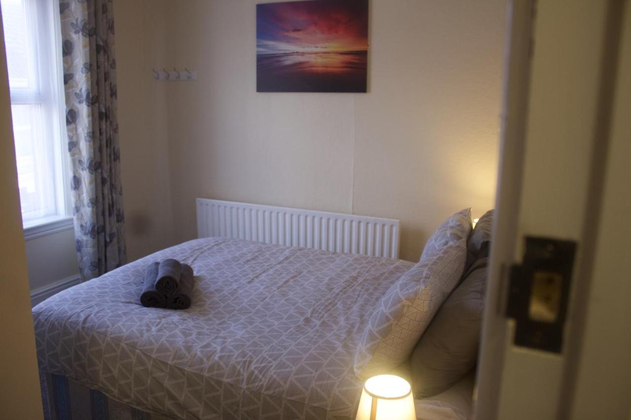 Elm Tree Guest House Уестън сюпър Меър Екстериор снимка