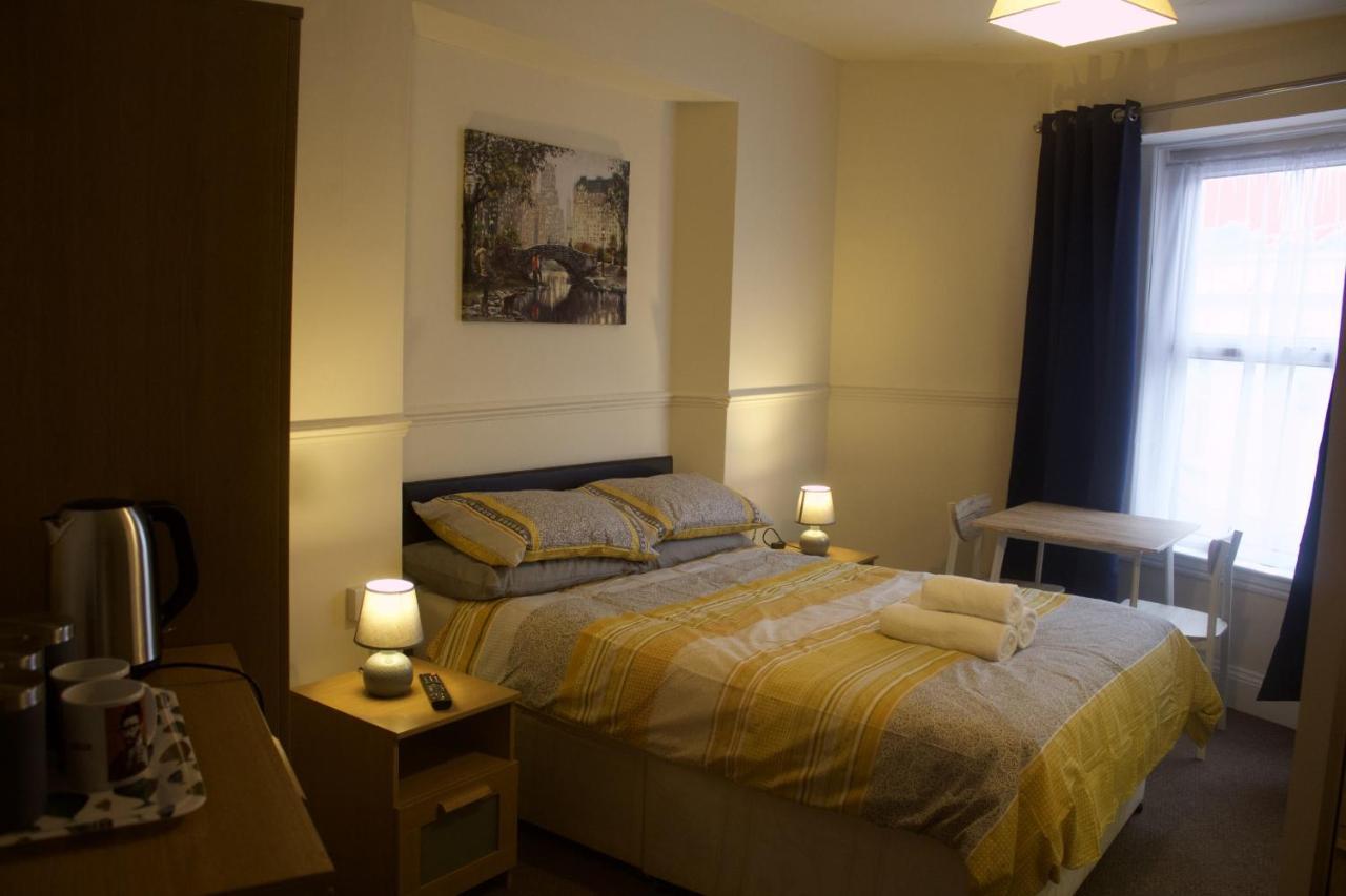 Elm Tree Guest House Уестън сюпър Меър Екстериор снимка