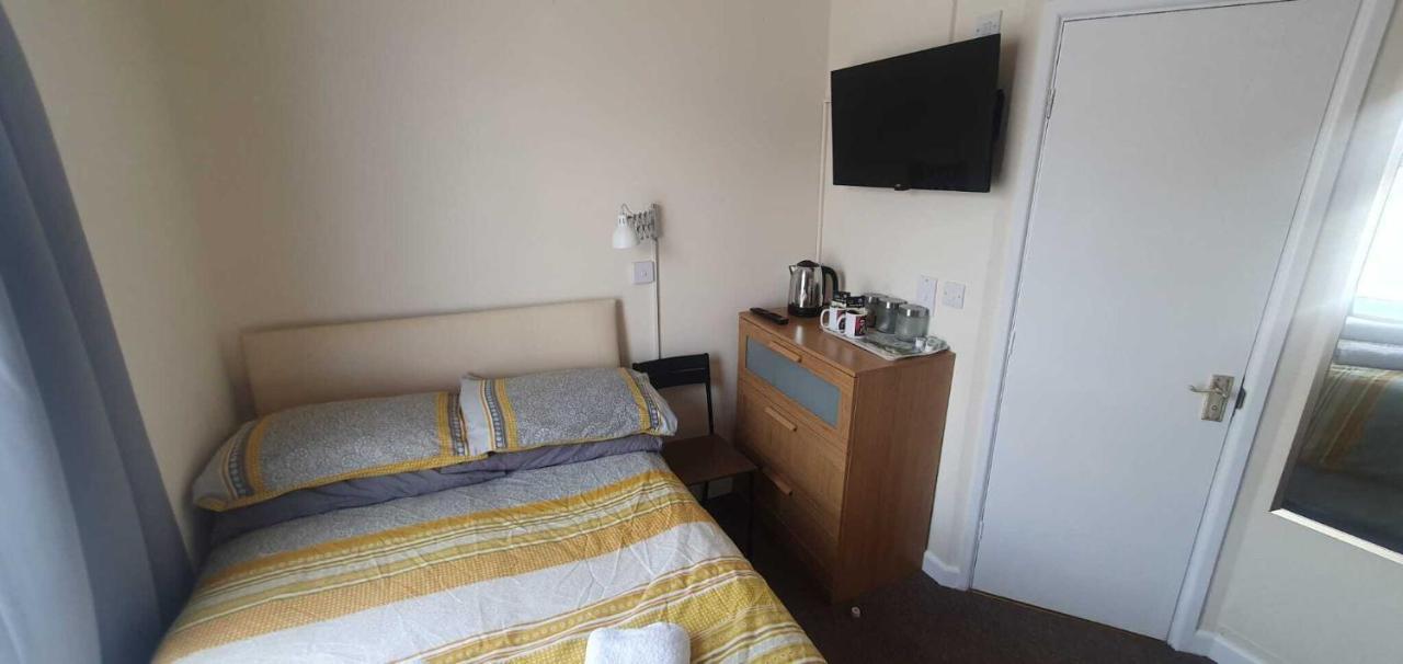 Elm Tree Guest House Уестън сюпър Меър Екстериор снимка