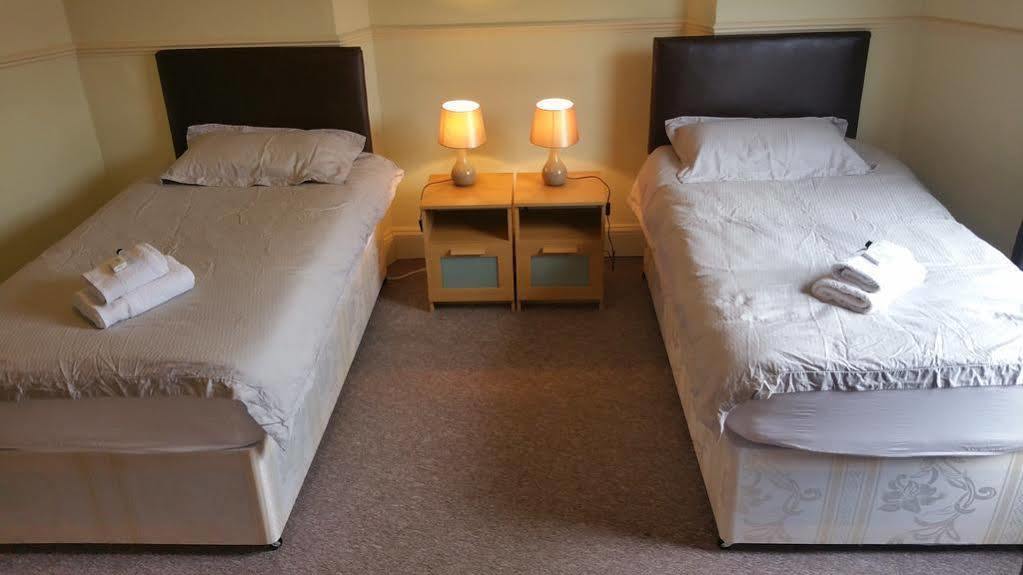 Elm Tree Guest House Уестън сюпър Меър Екстериор снимка